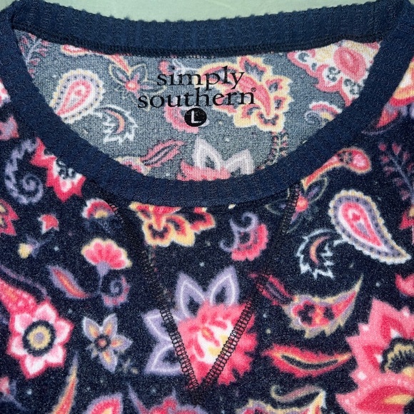 NWT Simply Southern crewneck fleece top navy paisley/floral - Picture 6 of 9
